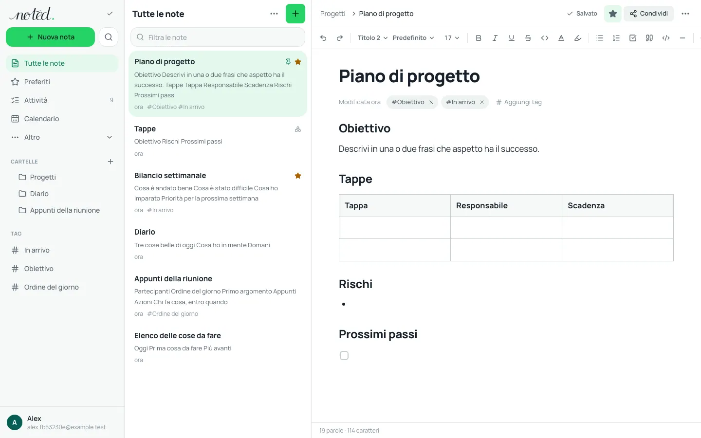 L'editor di noted. con una nota aperta accanto all'elenco delle cartelle